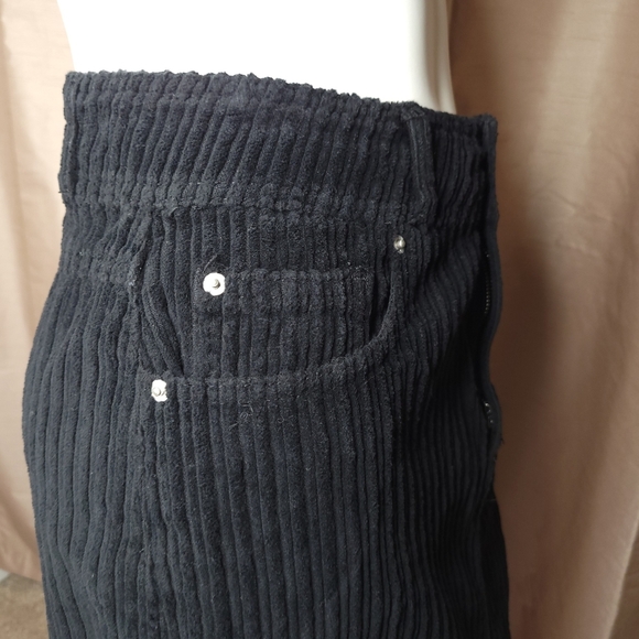 BDG Urban Outfitters NEW YORK MINUTE CORDUROY Women's Mini Skirt - Size: Medium - Picture 3 of 8